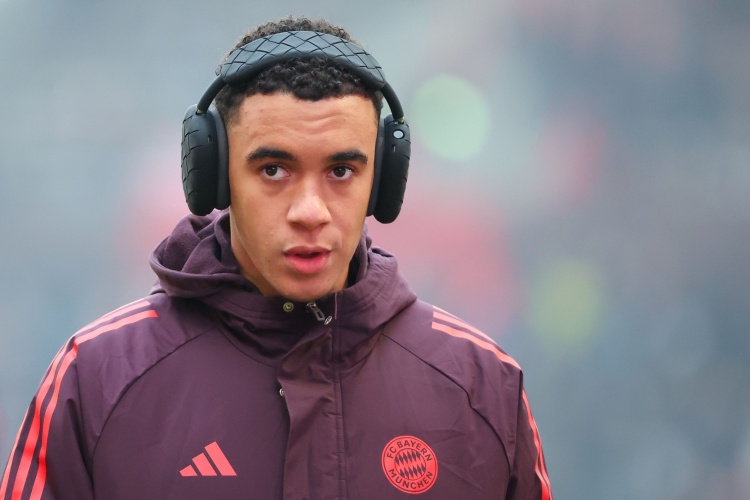 記者：穆西亞拉&于帕繼續(xù)進行恢復訓練，狀態(tài)良好