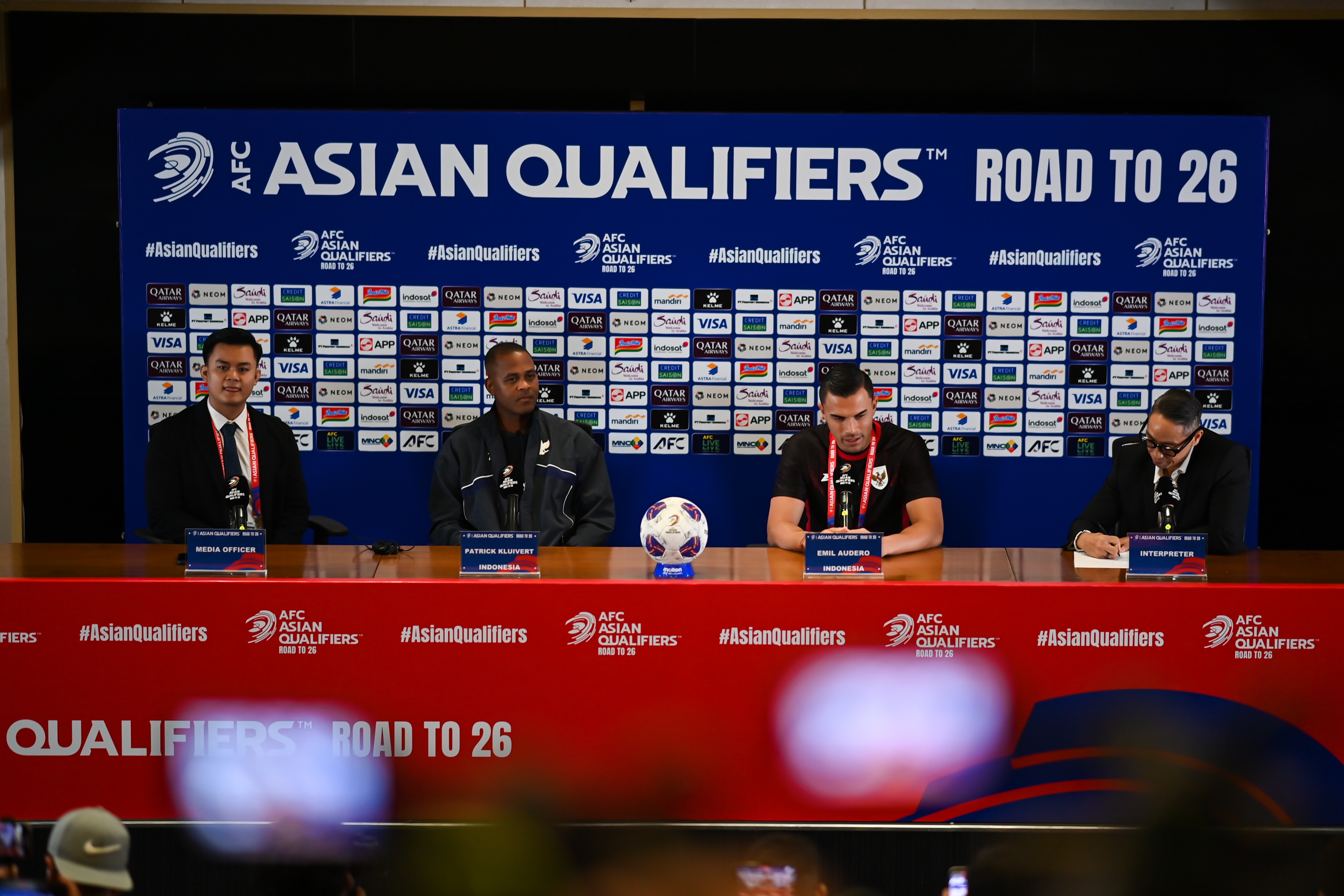 克魯伊維特：中國隊體能充沛我們必須保持警惕，不會低估對手