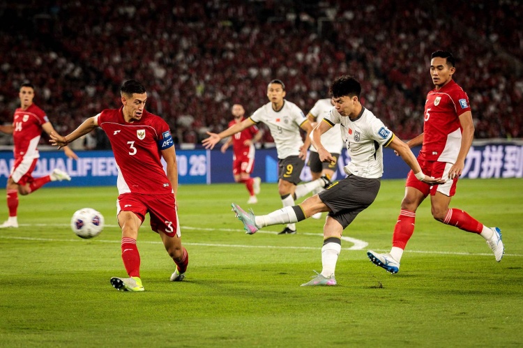 范曉冬：王鈺棟戰(zhàn)印尼敢打敢拼亮點(diǎn)十足 他的成長(zhǎng)史值得借鑒