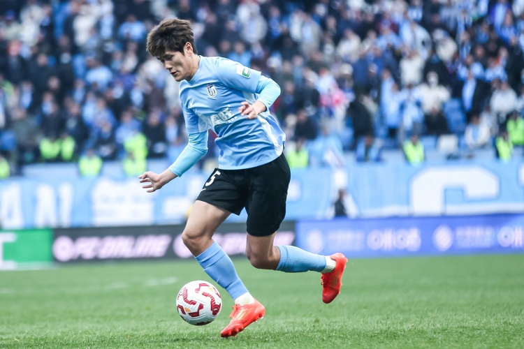 國(guó)足補(bǔ)招！劉祝潤(rùn)成為大連英博隊(duì)史首位國(guó)腳，本賽季9場(chǎng)1球1助