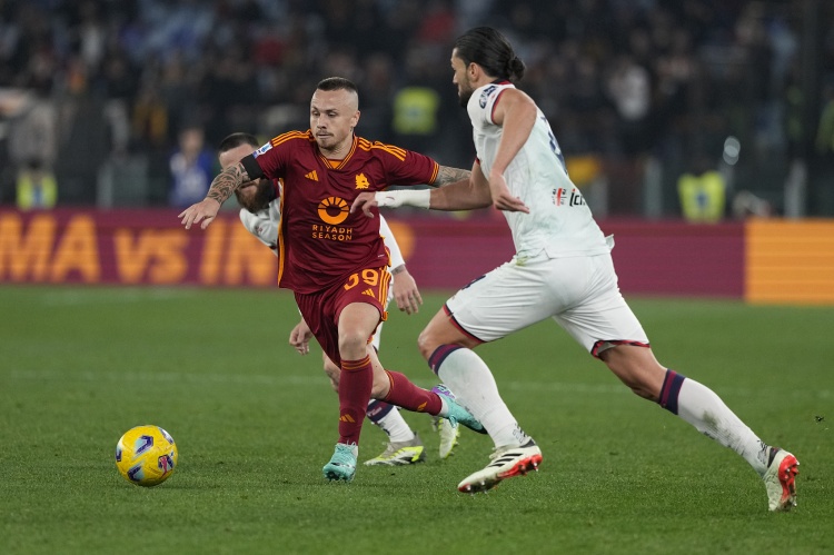 記者：新月為安吉利諾預(yù)訂航班仍在羅馬，正等待和球員達(dá)成協(xié)議