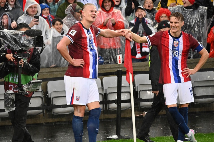 哈蘭德43場國家隊(duì)比賽打進(jìn)42球，場均進(jìn)球數(shù)0.97