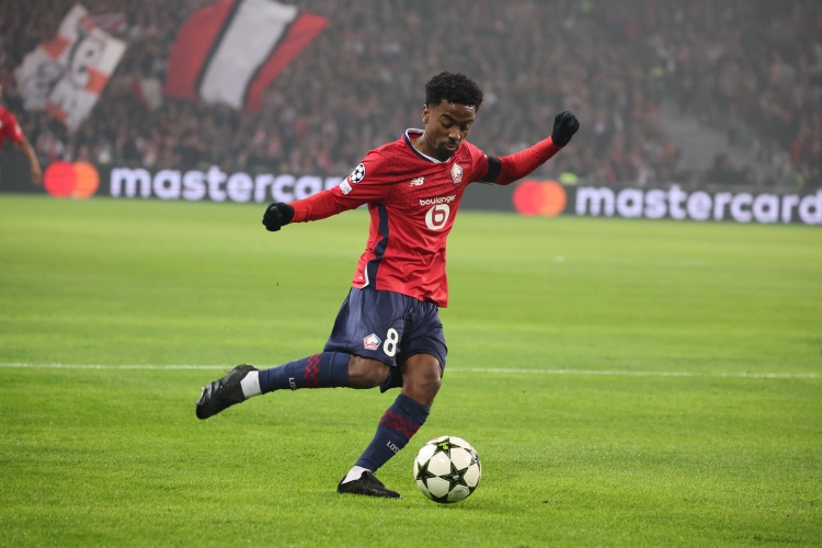 記者：安赫爾-戈麥斯將免簽加盟馬賽，他即將接受體檢并簽約3年