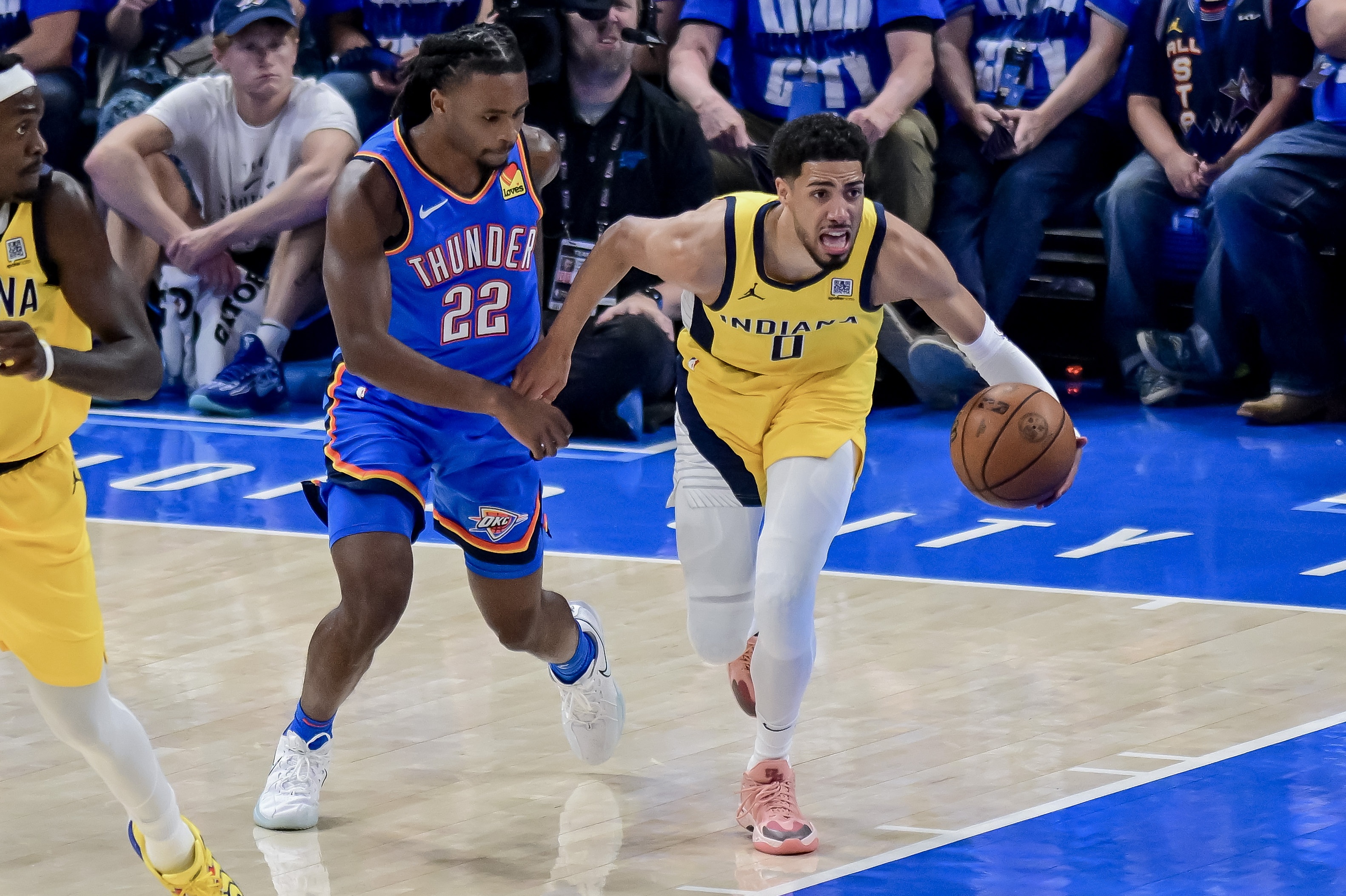 哈利伯頓：戴格諾特敢于改變防守策略 他們防守端協(xié)同性極強(qiáng)