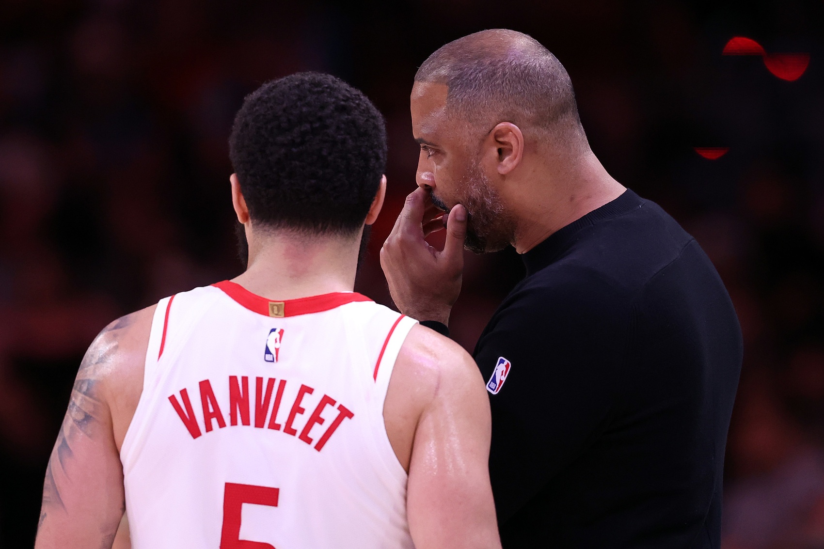 薪資專家：建議火箭三年8000萬續(xù)約范弗里特 他新合同將影響操作