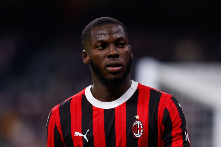 隆戈：那不勒斯原以為2500萬歐就能簽?zāi)滤_，對米蘭的要價感到吃驚