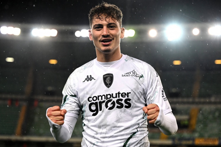 意媒：科莫有意國米前鋒S-埃斯波西托，替代可能離隊(duì)的庫特羅內(nèi)