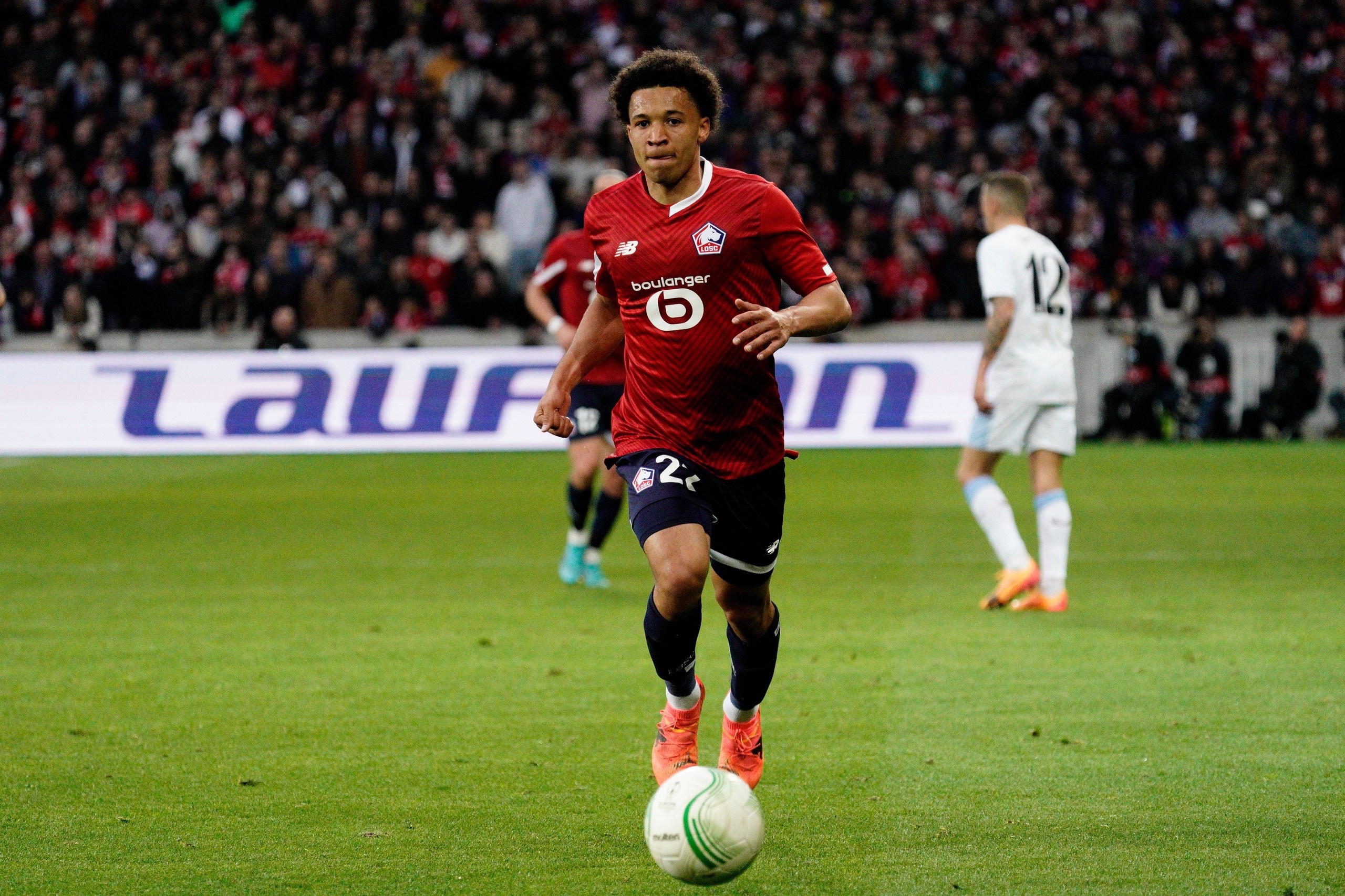 米體：米蘭有意里爾邊衛(wèi)蒂亞戈-桑托斯，但球員經(jīng)歷重傷需要自證