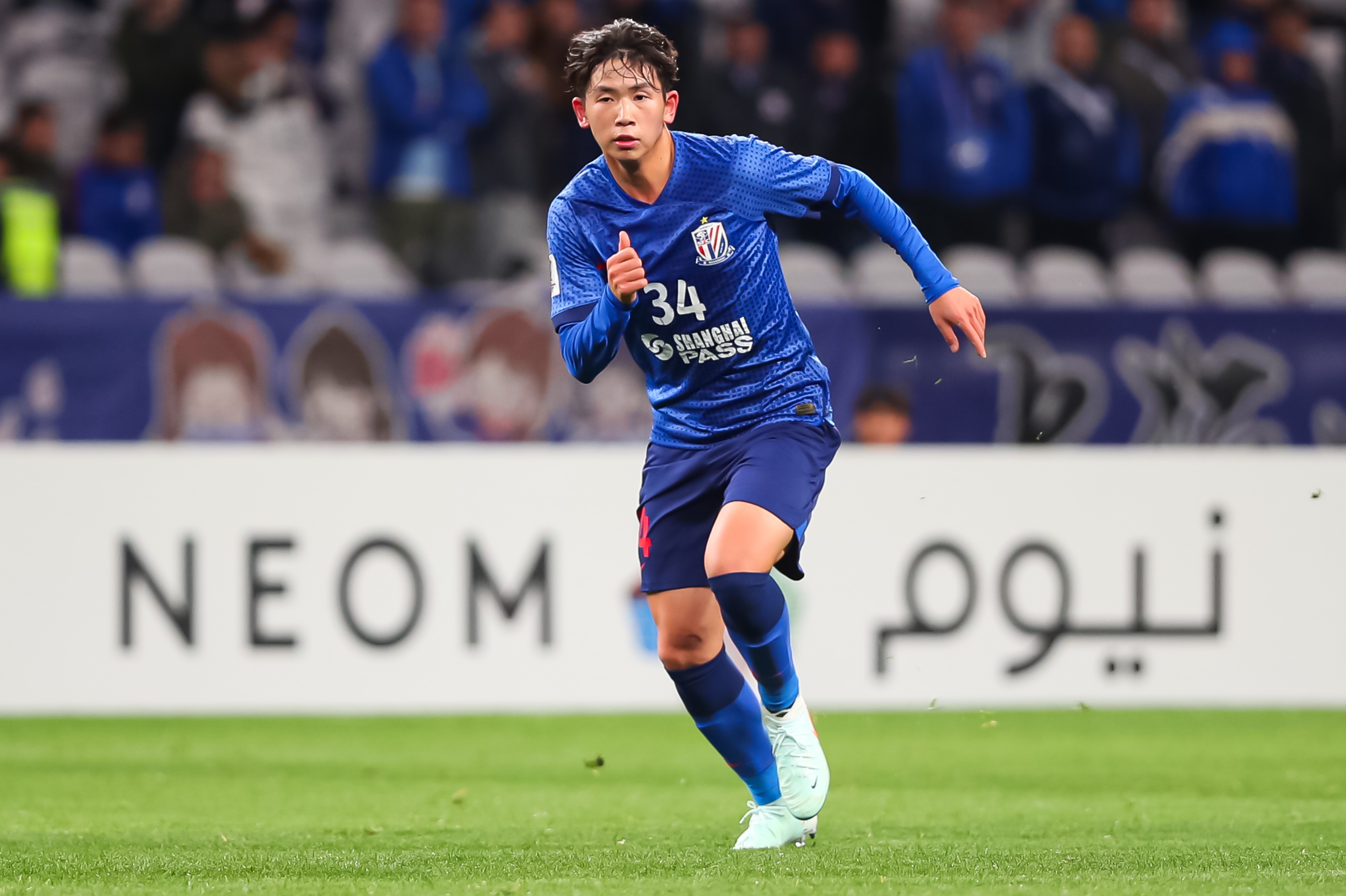 記者：劉誠(chéng)宇兼容性不錯(cuò)，路易斯戴帽也要感謝他干了不少臟活累活