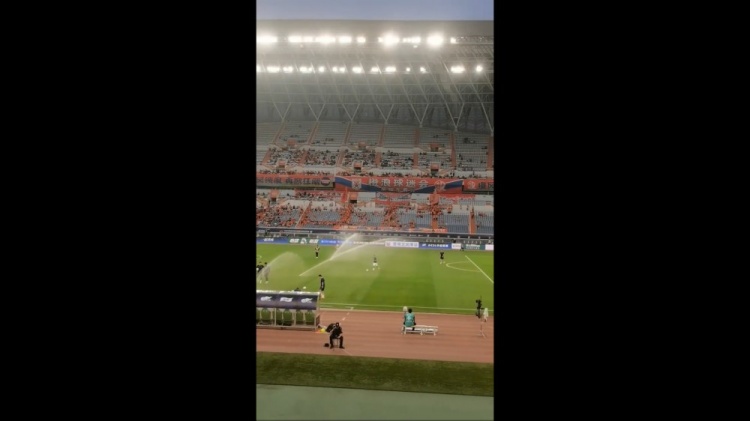 近7輪僅1勝+足協杯出局，魯媒：泰山主場上座率慘淡