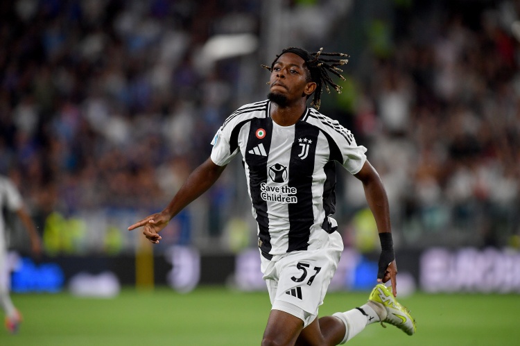 記者：球迷質(zhì)疑尤文賤賣(mài)維阿和姆班古拉，但多方面原因促成了交易