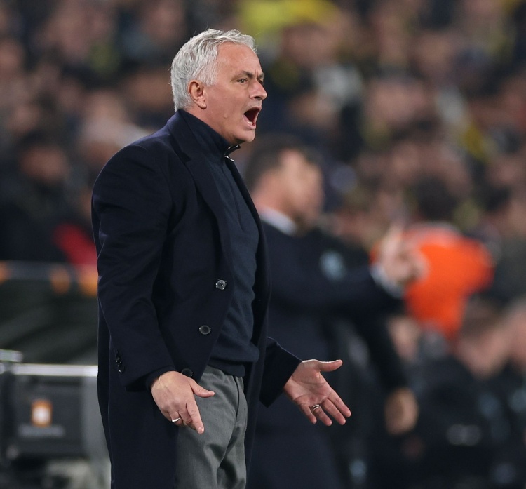 記者：費(fèi)內(nèi)巴切即將報(bào)價(jià)杜蘭 同時(shí)推動(dòng)穆帥頭號(hào)目標(biāo)什克回歸