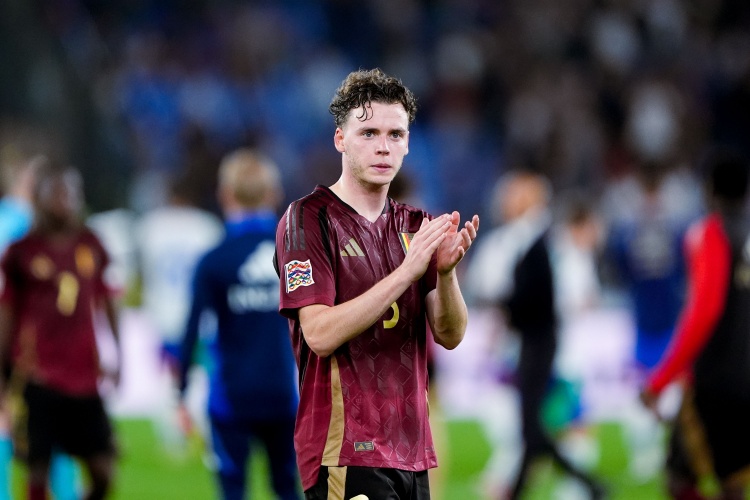 記者：德庫(kù)耶佩與布魯日達(dá)成協(xié)議能以2000萬(wàn)歐轉(zhuǎn)會(huì)，米蘭羅馬有意