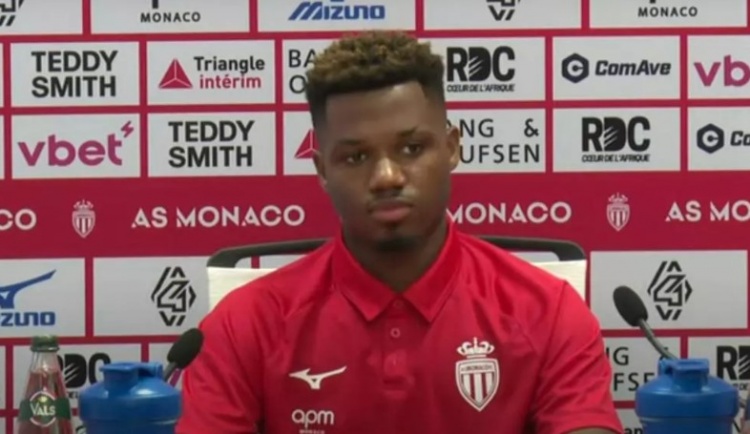 亮相摩納哥！法蒂：我不是帶著報(bào)復(fù)心態(tài)來的 法甲是最佳聯(lián)賽之一