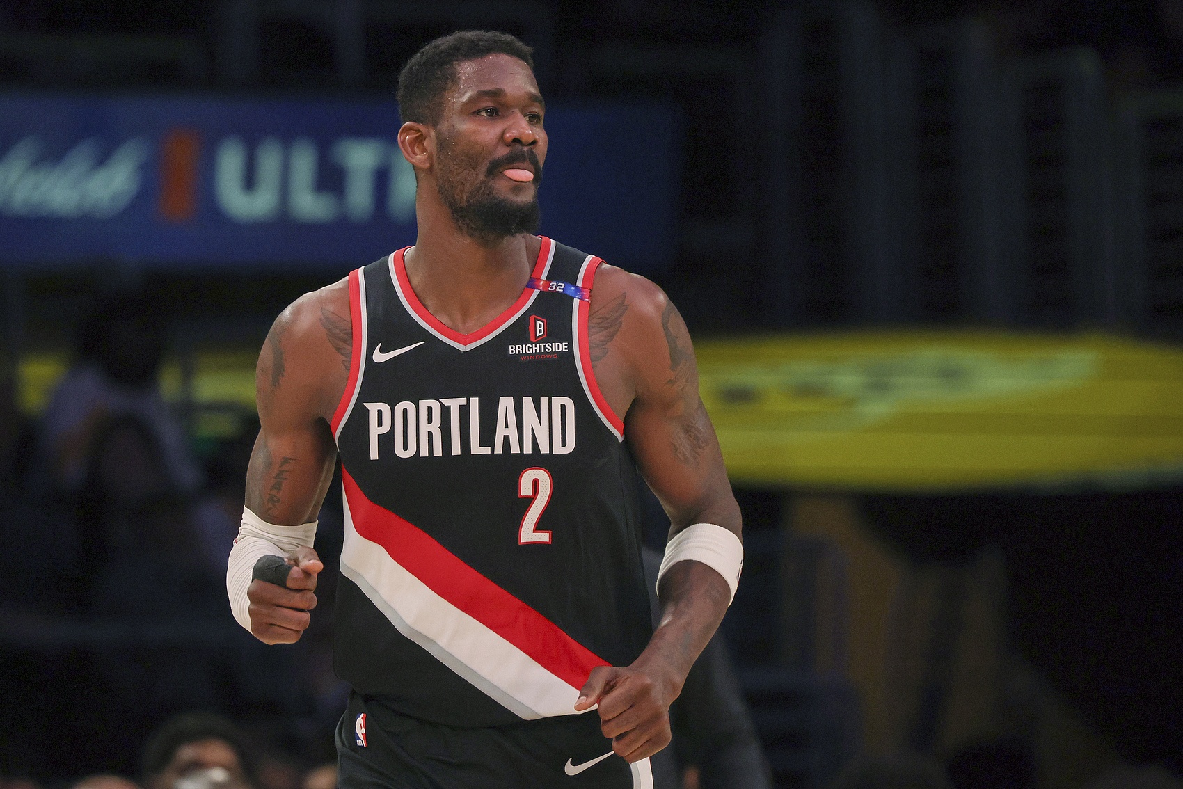 頓寶人不錯(cuò)??各隊(duì)給艾頓背景調(diào)查時(shí) 開(kāi)拓者給的都是積極評(píng)價(jià)