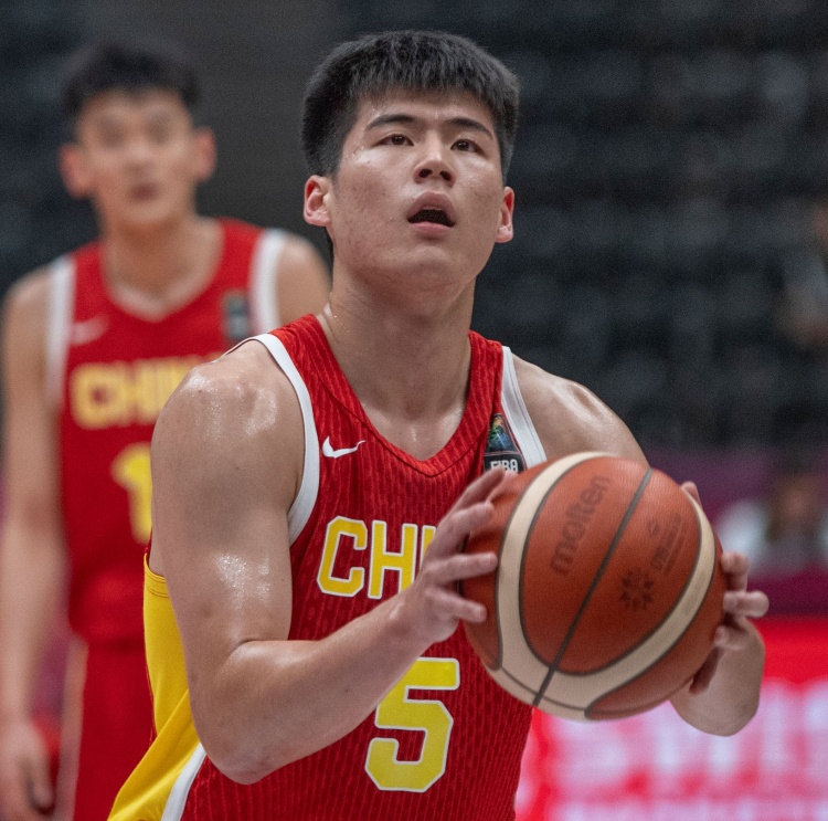 率先發(fā)力！陳家政首節(jié)6分鐘5中4獨得11分 三分3中2