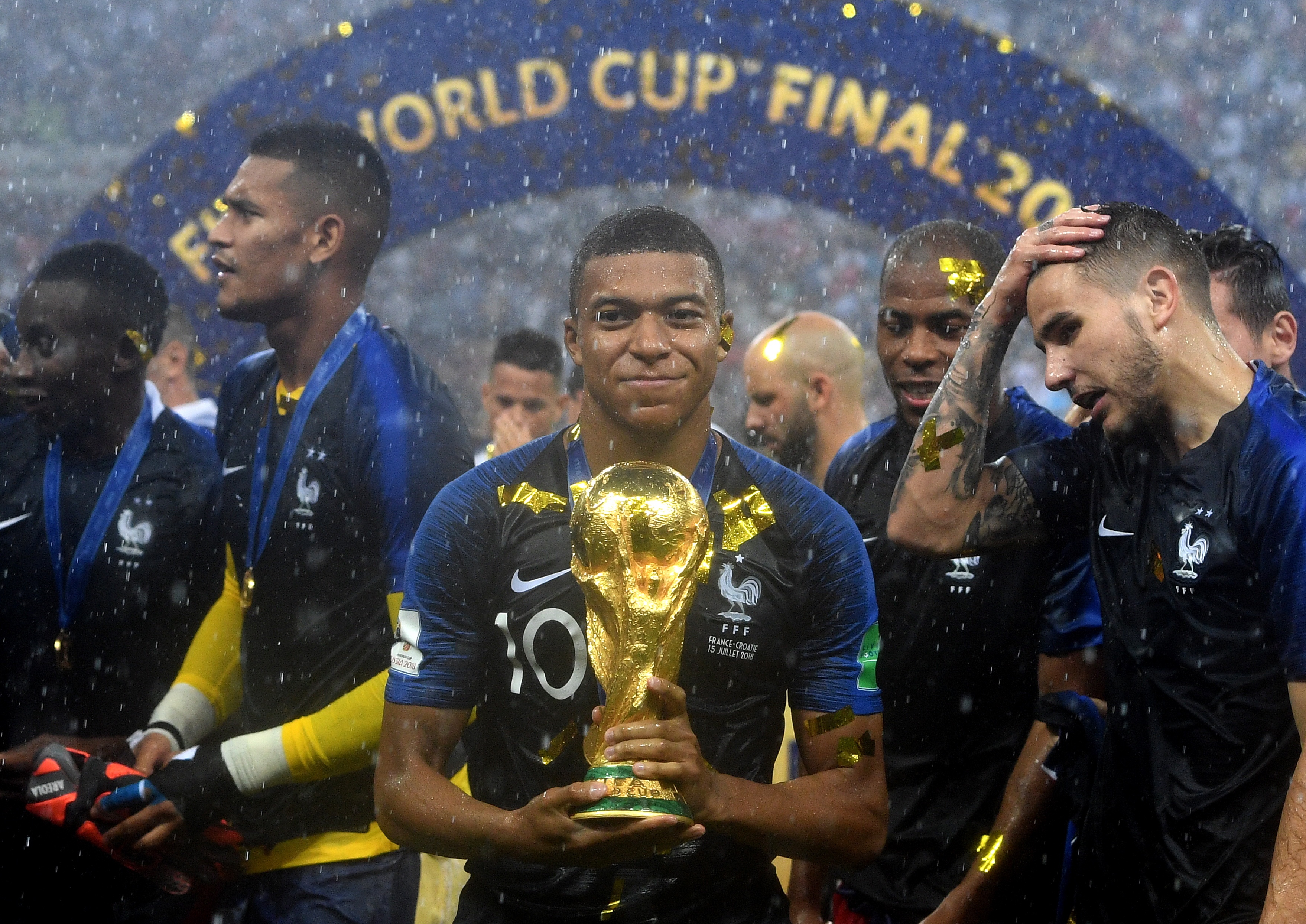 FIFA：登貝萊等巴黎三人、姆巴佩、恩佐有機會成為“雙世界冠軍”