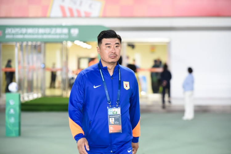 韓鵬：臨時(shí)接到代理主帥任務(wù)大家都很投入，陳澤仕、依木蘭有傷