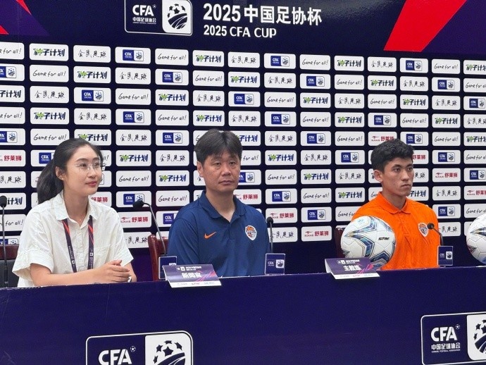 李霄鵬：隊(duì)員比賽狀態(tài)沒(méi)有問(wèn)題 我們?cè)谥鲌?chǎng)會(huì)傾其所有