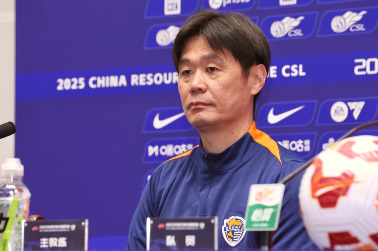 李霄鵬：隊(duì)員的比賽狀態(tài)沒(méi)問(wèn)題，我們?cè)谥鲌?chǎng)會(huì)傾盡所有把比賽打好