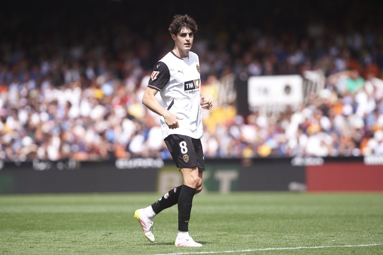 馬卡：哈維-格拉拒絕瓦倫西亞首份續(xù)約報(bào)價(jià)，曼聯(lián)將報(bào)價(jià)2500萬(wàn)歐