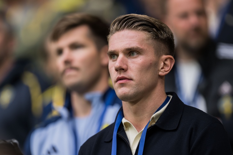 記者：約克雷斯轉(zhuǎn)會(huì)阿森納預(yù)計(jì)今天完成，各方簽署交易文件