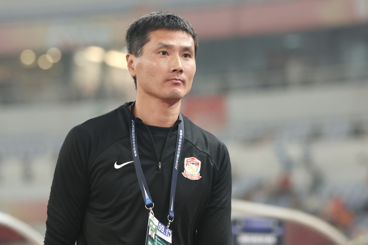 邵佳一：通過(guò)幾場(chǎng)比賽和穆斯卡特學(xué)到很多 我們的替補(bǔ)配得上首發(fā)