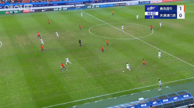 可惜！上半場(chǎng)補(bǔ)時(shí)階段，王秋明高難度打門踢飛＆越位在先