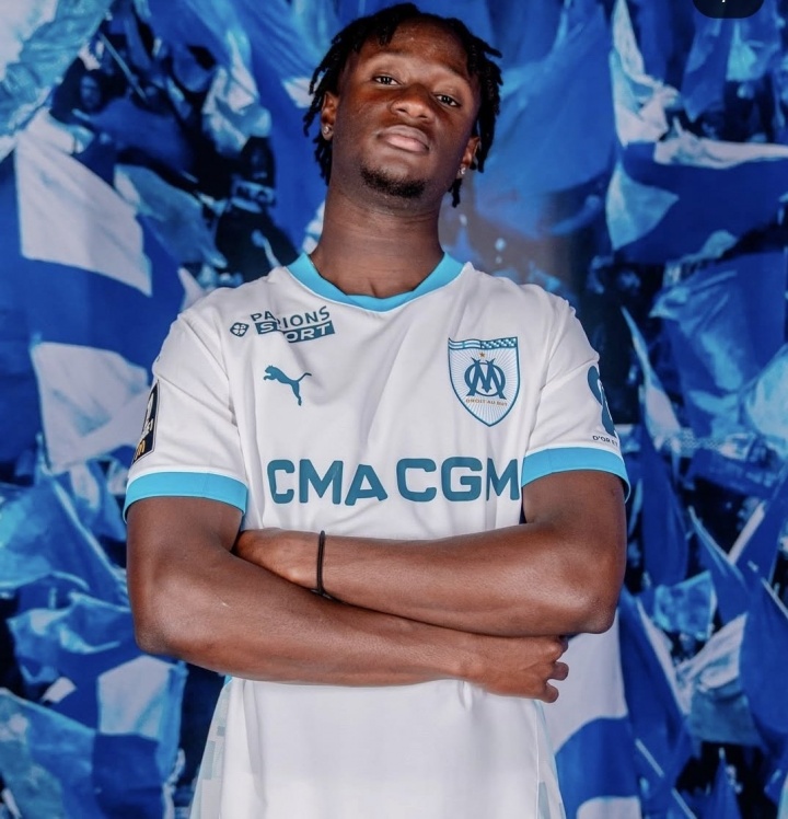 馬賽紀錄片揭露德澤爾比與科內(nèi)矛盾，教練訓練場上讓球員回更衣室