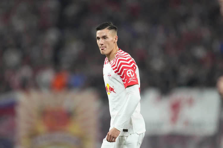 TA：曼聯(lián)若簽新前鋒將首選塞斯科，已和萊比錫進(jìn)行接觸