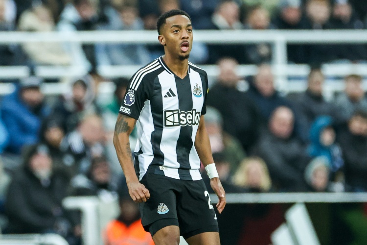 和K聯(lián)賽隊(duì)對(duì)抗后被擔(dān)架抬離！記者：隊(duì)友稱威洛克的傷勢(shì)不嚴(yán)重