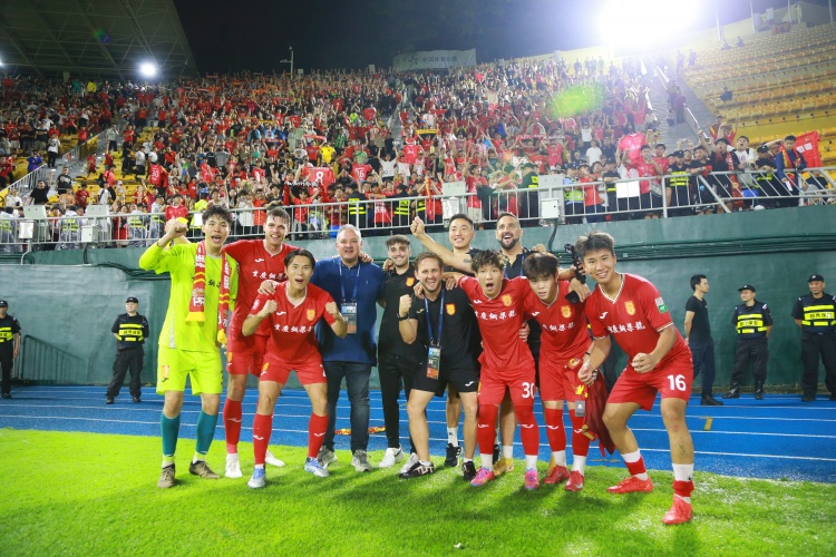 新華社：38元票＋球迷專列，重慶銅梁龍創(chuàng)中甲“新玩法”