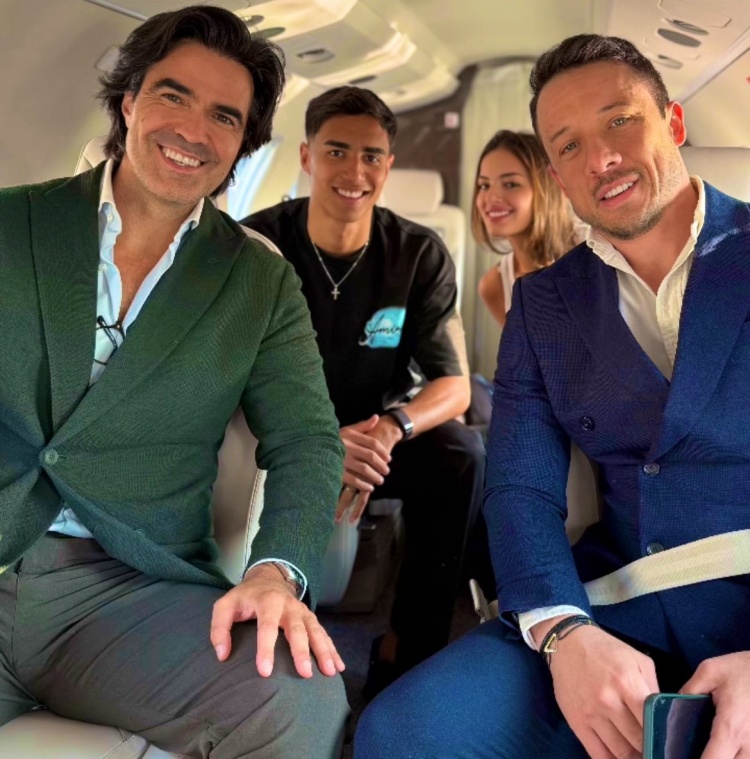 斯基拉：曼城19歲中衛(wèi)雷斯正飛往西班牙，將租借加盟赫羅納