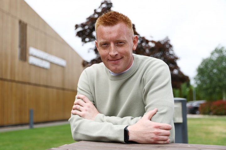 32歲少帥！南安普頓主帥：度假會玩FM，很多小球隊用它做數(shù)據(jù)參考