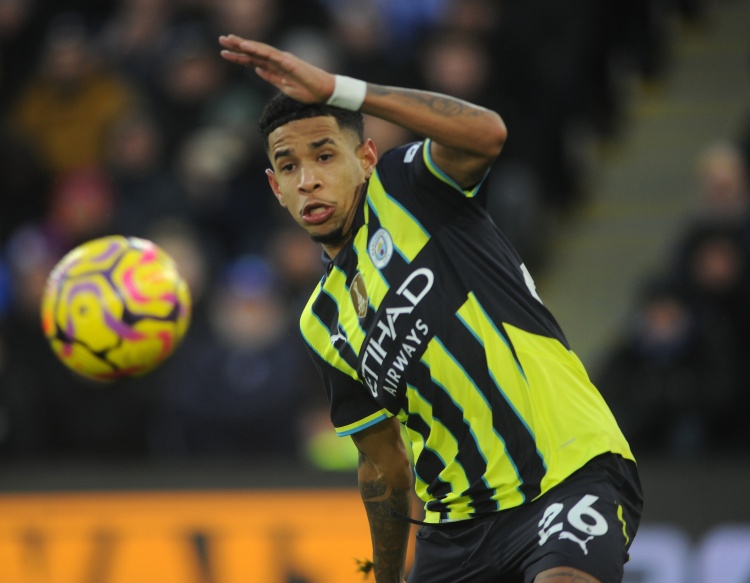 天空體育：熱刺與曼城商談薩維尼奧轉(zhuǎn)會，但曼城不想出售球員