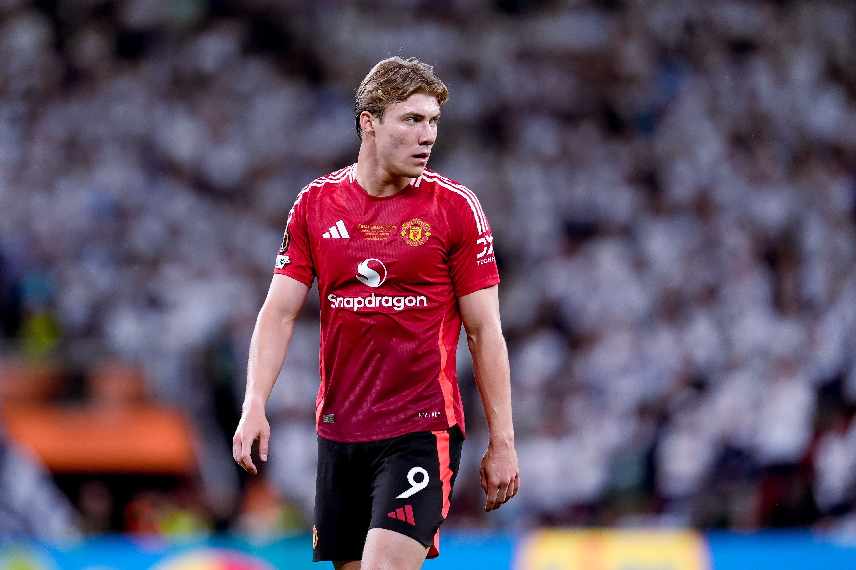 曼聯(lián)跟隊：霍伊倫對加盟米蘭持開放態(tài)度，曼聯(lián)有信心達成協(xié)議