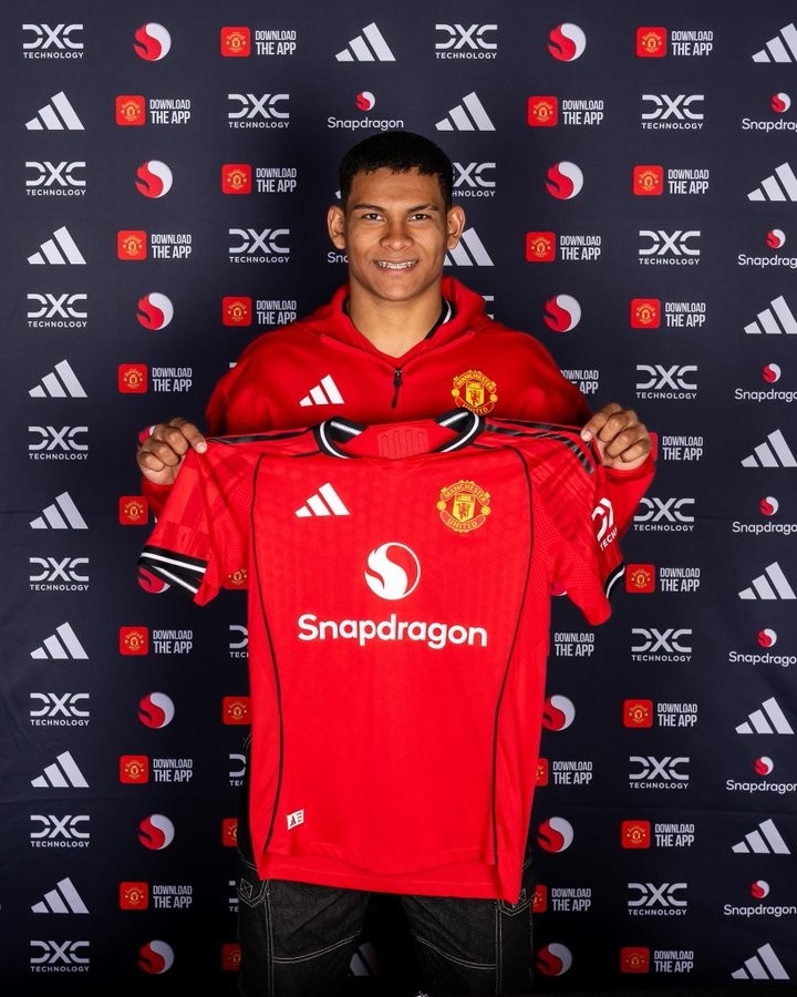 郵報：18歲萊昂在曼聯(lián)更衣室很受歡迎，隊(duì)內(nèi)將其視為小弟弟