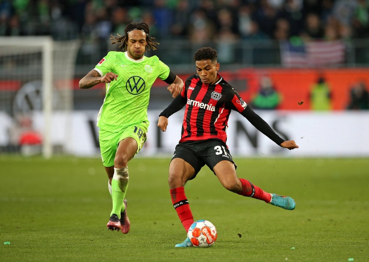 記者：伯恩茅斯與勒沃庫(kù)森談阿德利，藥廠要價(jià)2600萬英鎊