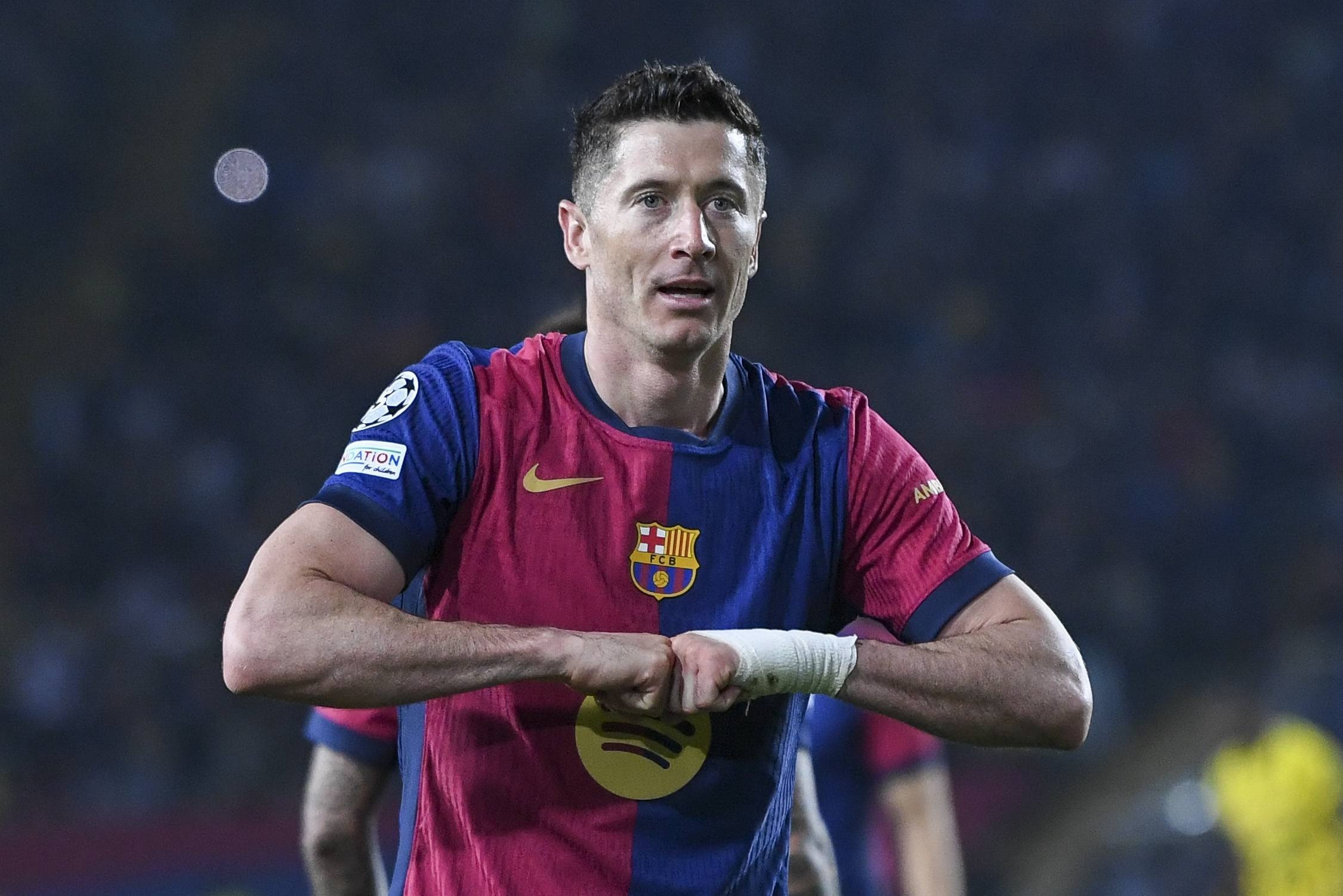 扎哈維：沙特給萊萬開出年薪超1億歐報價，但他更愿意留在巴薩