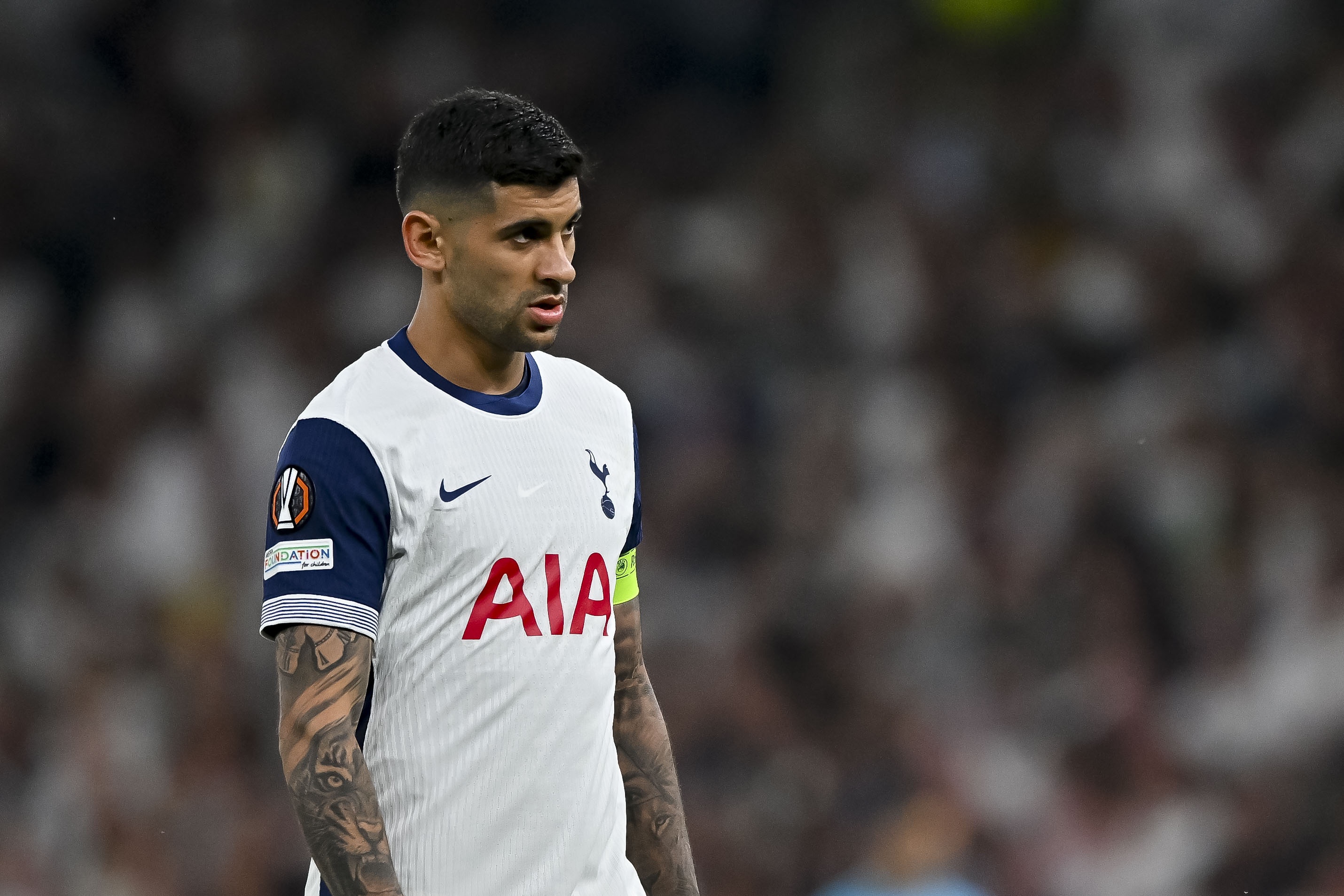 羅馬諾：羅梅羅與馬競(jìng)交易從未取得進(jìn)展，他即刻起出任熱刺隊(duì)長(zhǎng)