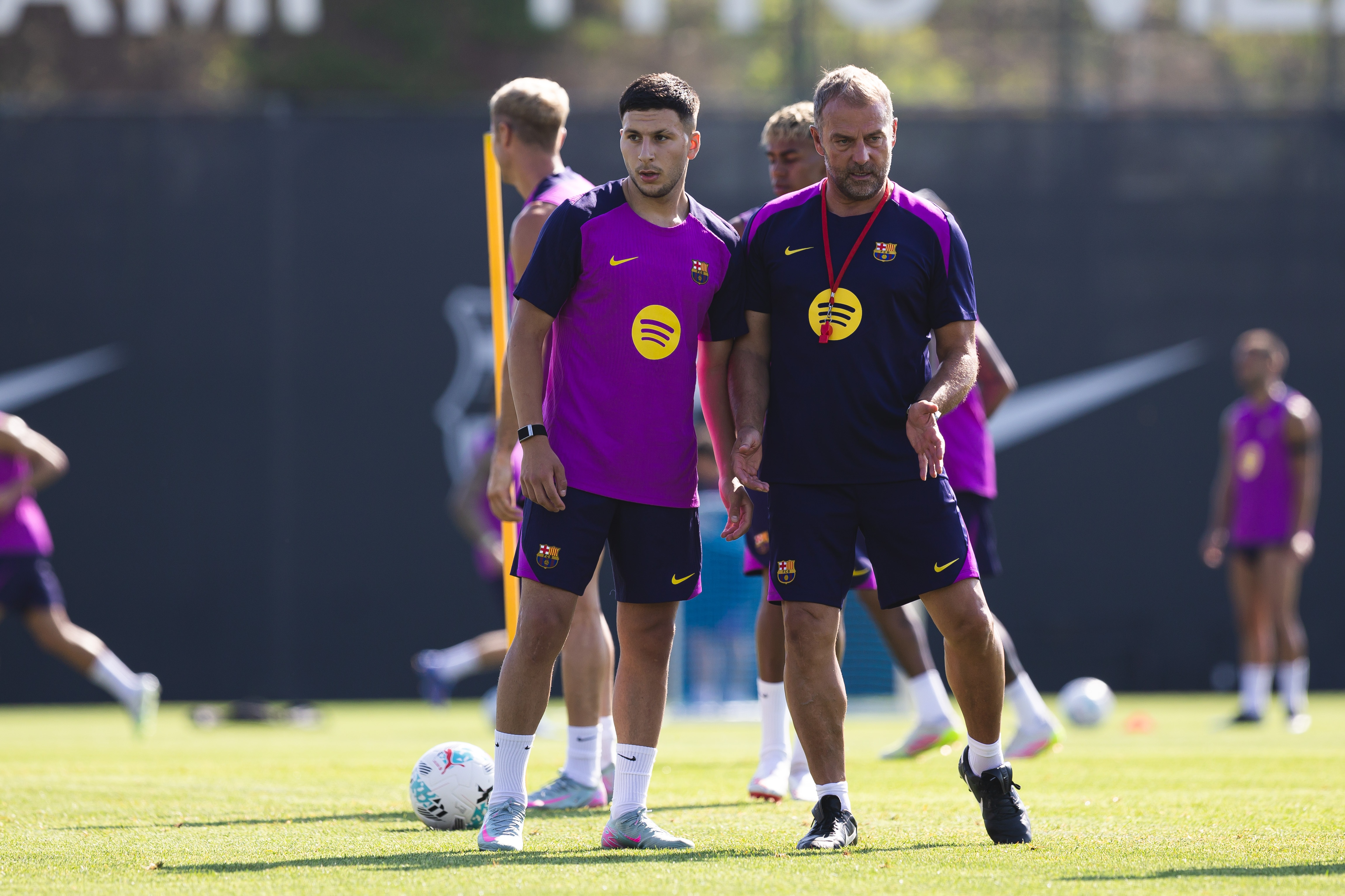 阿斯：巴薩認(rèn)為巴德吉本賽季大有可為，弗里克計(jì)劃給他出場(chǎng)機(jī)會(huì)