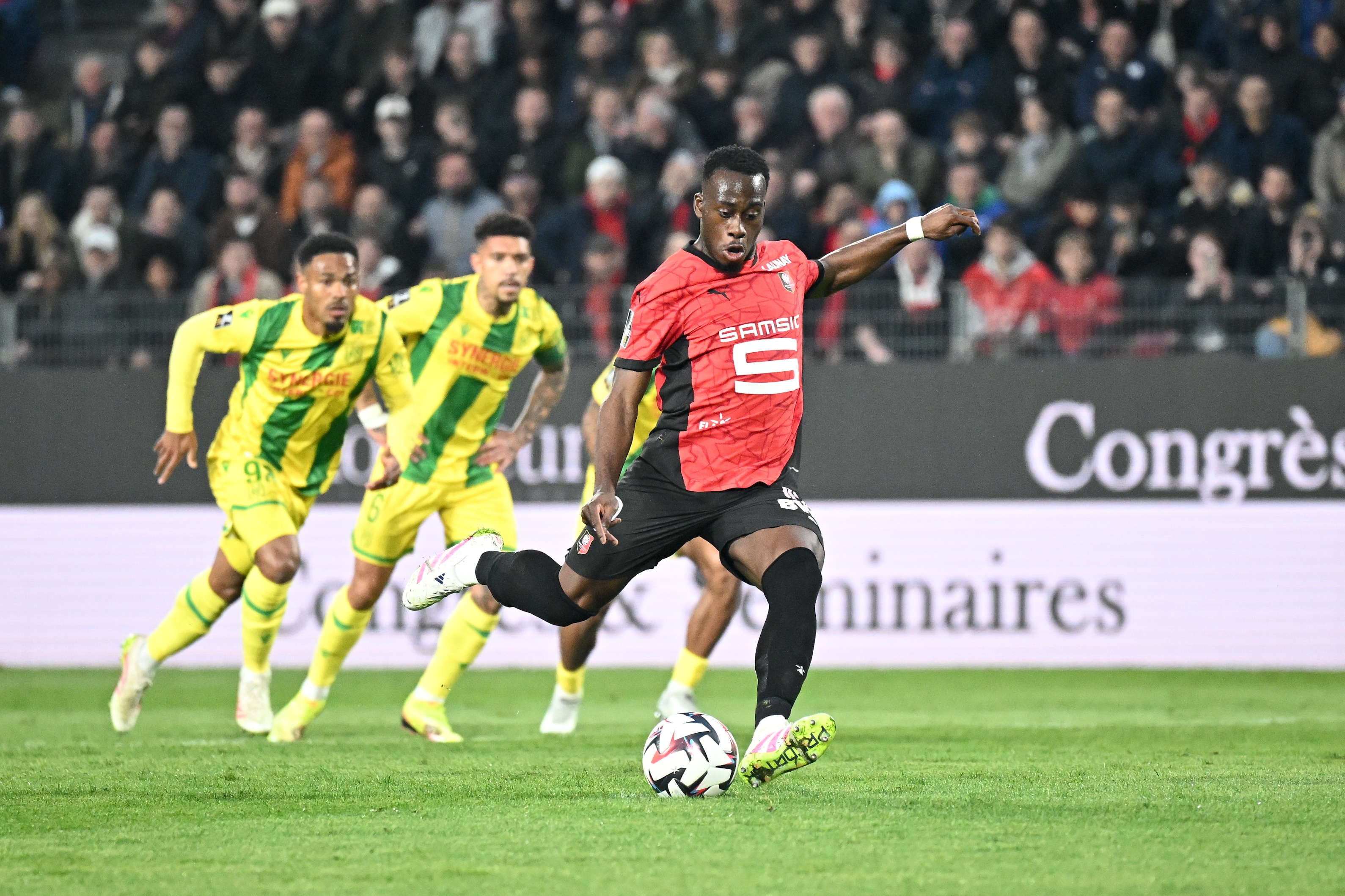 羅馬諾：諾丁漢森林3000萬(wàn)歐報(bào)價(jià)雷恩前鋒卡里姆恩多，談判進(jìn)行中