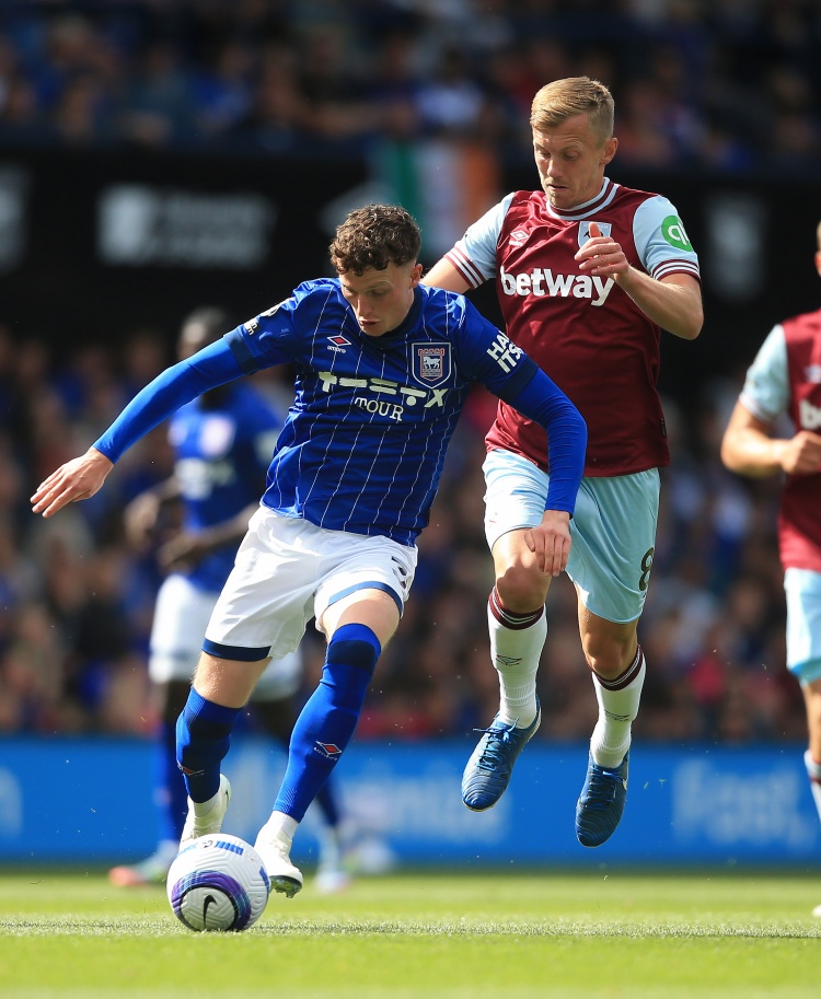 記者：雷克瑟姆簽下伊鎮(zhèn)前鋒布勞德海德，轉(zhuǎn)會(huì)費(fèi)為1000萬(wàn)英鎊