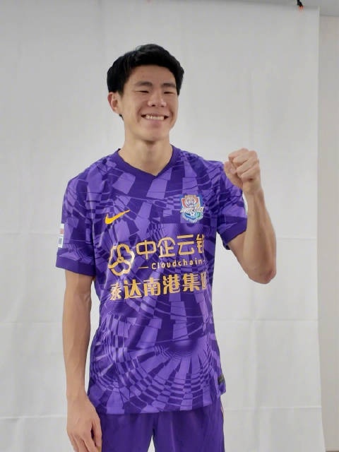 熟悉的戰(zhàn)袍，全新的伙伴！帶著新的印記并肩同行