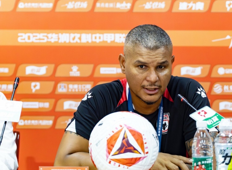 謝志偉：明天的比賽，我們按照教練的部署完成好，獻(xiàn)上精彩的比賽