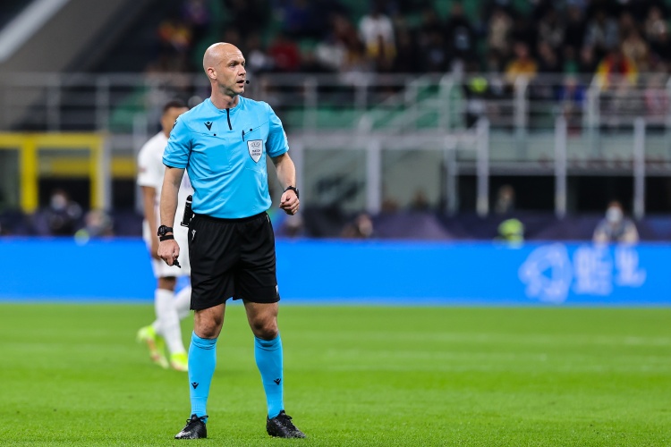 科里納談?dòng)⒊门行乱?guī)：嚴(yán)抓門將持球超時(shí) 半自動(dòng)越位減少延誤