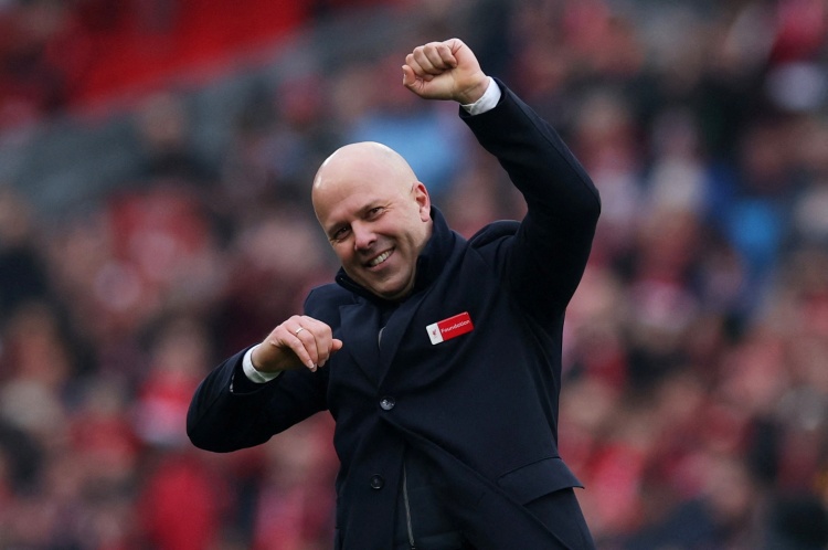 斯洛特：今天的比賽非常精彩刺激 基耶薩的進球?qū)嵲诿烂? 
                                         class=