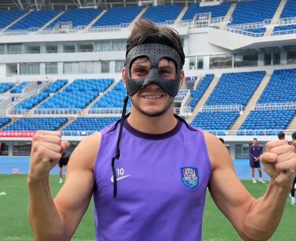 津媒：客戰(zhàn)浙江比賽提前后，津門虎外援薩爾瓦多推遲鼻骨手術(shù)日期