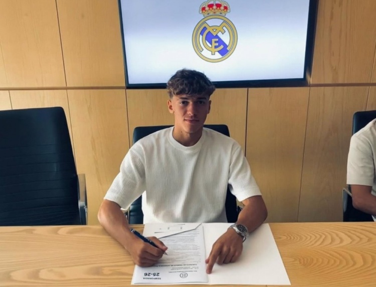 記者：皇馬滿意18歲中場皮塔奇訓(xùn)練表現(xiàn)，球員預(yù)計入選首輪名單