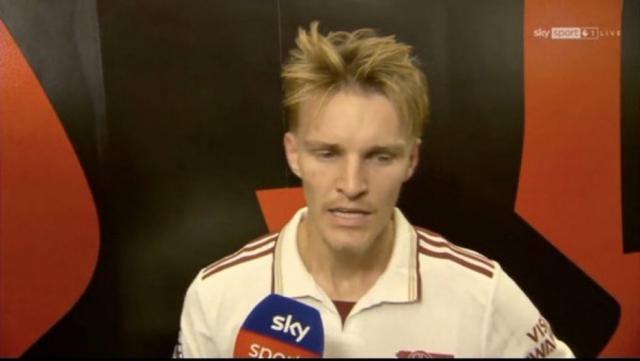 厄德高中場休息還要被采訪引不滿，球迷：荒謬！讓球員去專注比賽